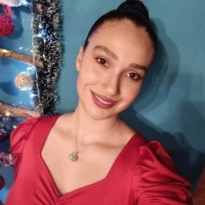 Meet your Posher, Mayra